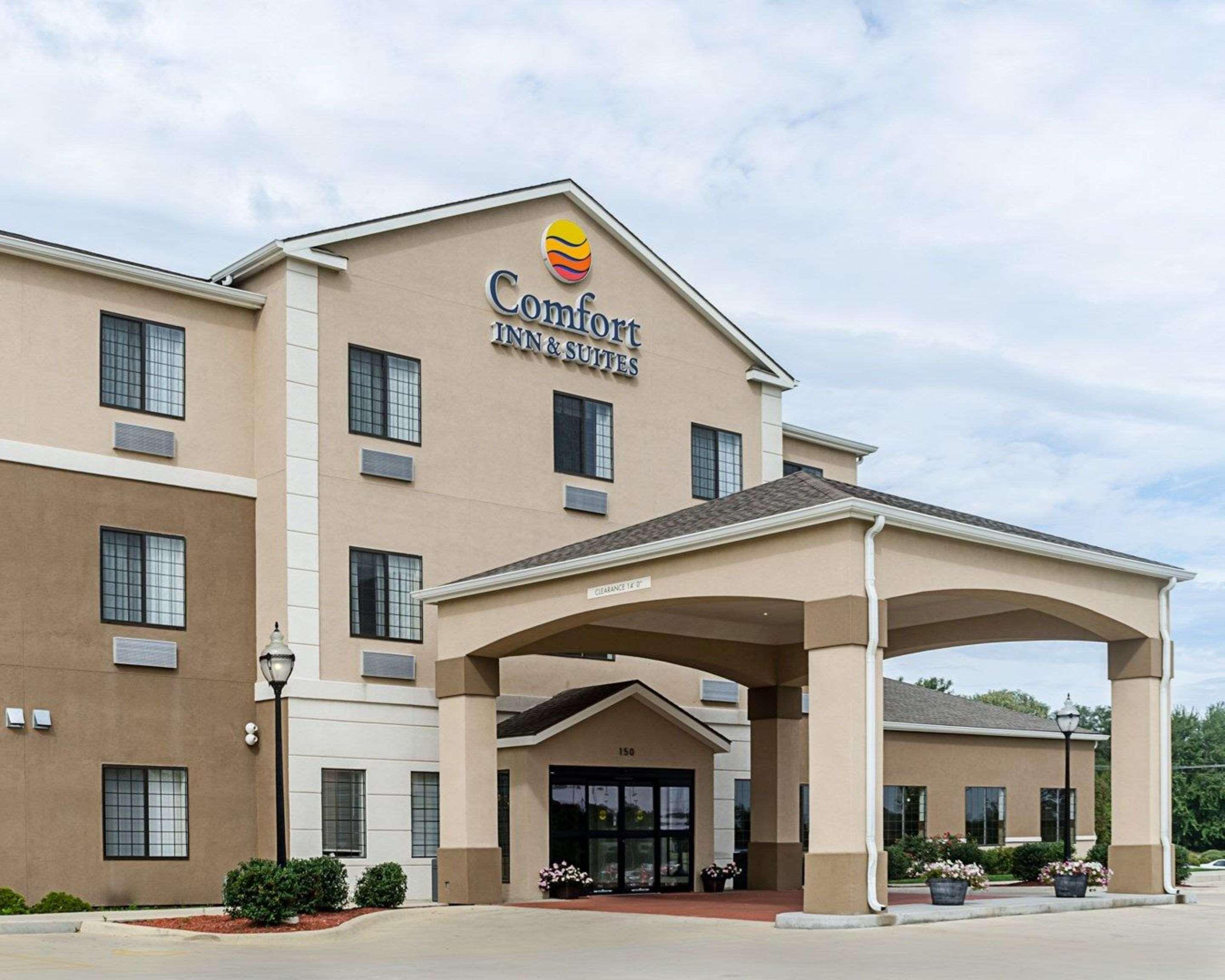 Comfort Inn & Suites Lawrence - University Area Exterior foto